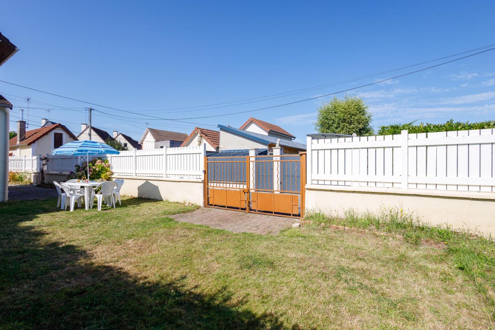 La Maison Cabourgeaise Proche Mer Exteriör bild